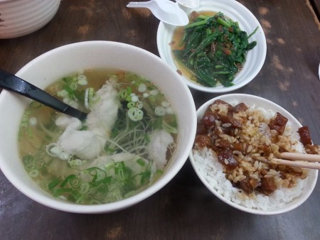 台中小吃滷肉飯鮮魚湯